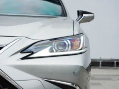 Lexus ES 200 Excellence Edition - photo 3