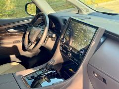 Toyota Alphard Hybrid 2.5L Premium Edition - фото 4