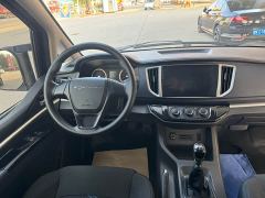 Dongfeng Lingzhi Facelift Struggle M5L 2.0L Base 9-seater - photo 17