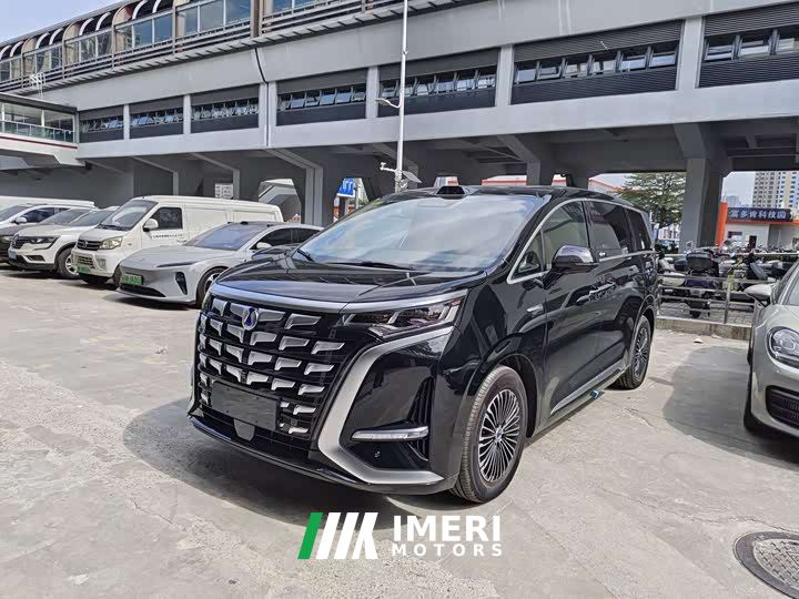 Denza D9 Second Generation DM-i AWD Flash Charge Luxury