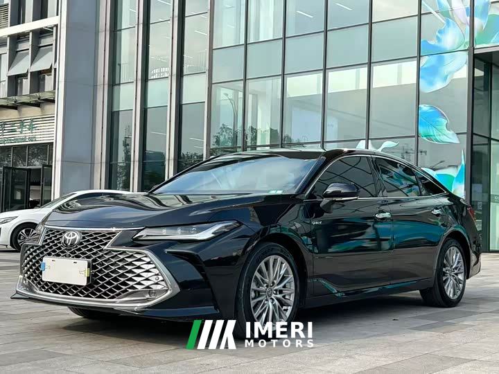 Toyota Camry Hybrid 2.5L XLE Premium - car from China