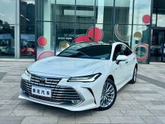 Toyota Avalon Hybrid 2.0L Luxury - фото 1