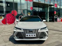 Toyota Avalon Hybrid 2.0L Luxury - фото 2