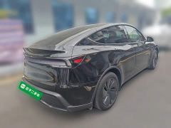 Tesla Model Y Rear-Wheel Drive - ფოტო 4