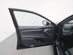 Toyota Camry Hybrid Luxury - фото 8