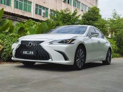 Lexus ES 300h Excellence Edition - ფოტო 1