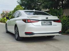 Lexus ES 300h Excellence Edition - ფოტო 5