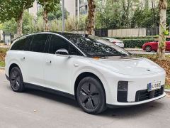Li Auto i8 Standard Edition - фото 3