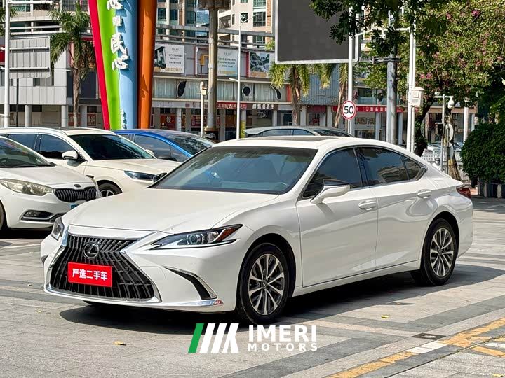 Lexus ES 200 Excellence Edition