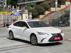 Lexus ES 200 Excellence Edition - photo 3