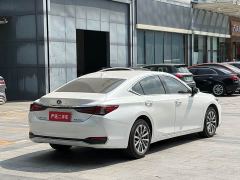 Lexus ES 200 Excellence Edition - photo 8