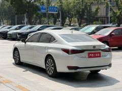 Lexus ES 200 Excellence Edition - photo 9