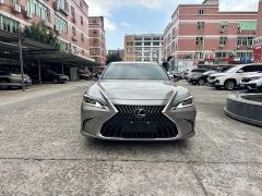 Lexus ES 200 Excellence Edition - фото 2