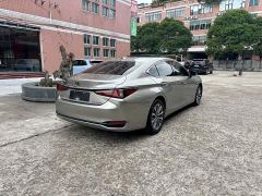 Lexus ES 200 Excellence Edition - фото 4