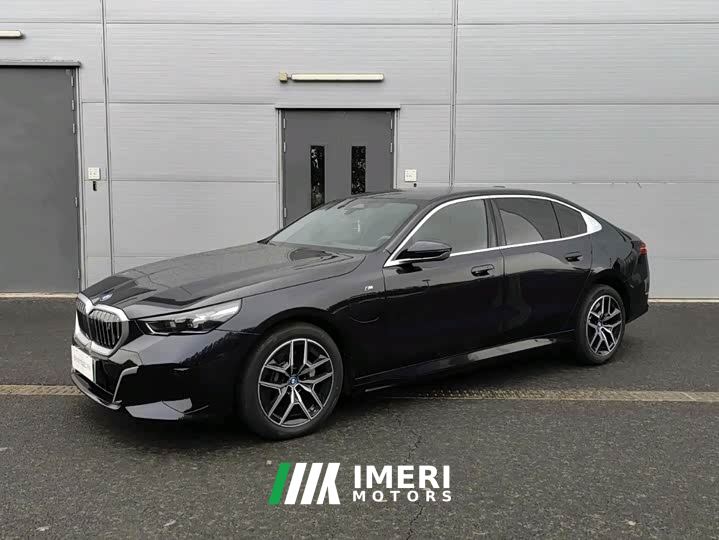 BMW i5 eDrive 35L M Sport Package - автомобиль из Китая