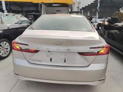 Toyota Camry 2.0E Elite Edition - ფოტო 5