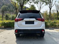 Mitsubishi Outlander 2.0L FWD Radiant Edition 5-Seater - фото 5