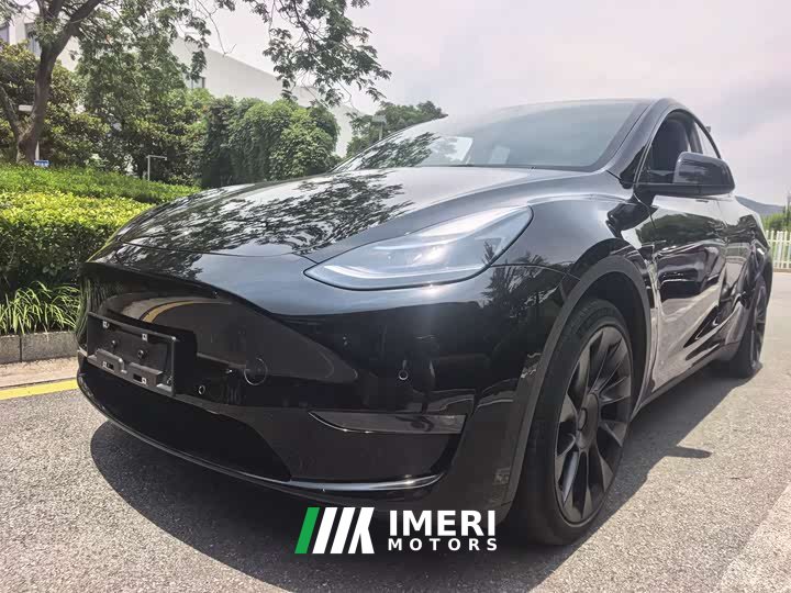 Tesla Model Y long-range all-wheel drive version