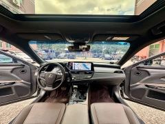 Lexus ES 200 Excellence Edition - ფოტო 7
