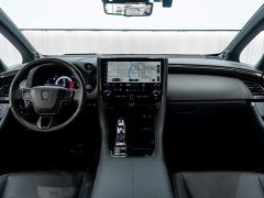 Toyota Vellfire Crown Hybrid 2.5L Executive Premier Edition - ფოტო 15