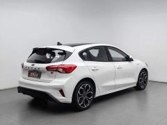 Ford Focus Hatchback EcoBoost 180 Automatic ST Line - ფოტო 2
