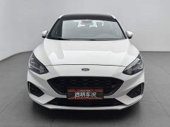 Ford Focus Hatchback EcoBoost 180 Automatic ST Line - ფოტო 3