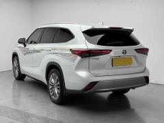 Toyota Highlander Hybrid 2.5L AWD Premium 7-Seater - фото 5