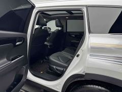 Toyota Highlander Hybrid 2.5L AWD Premium 7-Seater - фото 8