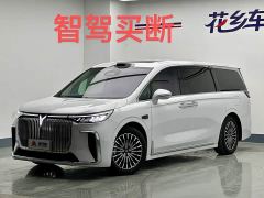 Voyah Lantu Dreamchaser PHEV Qiankun Ultra - фото 1