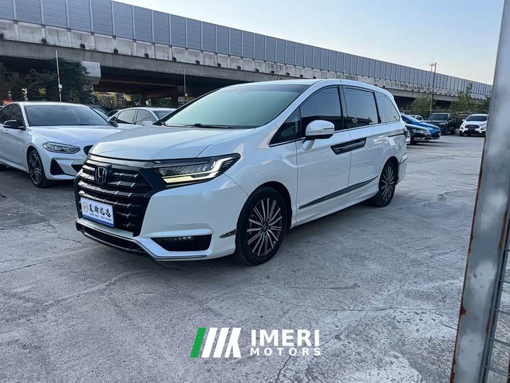 Honda Odyssey 2.0L e:HEV Luxury - ავტომობილი ჩინეთიდან
