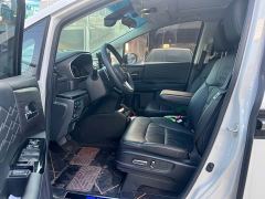 Honda Odyssey 2.0L e:HEV Luxury - ფოტო 4