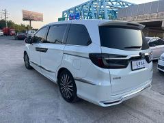 Honda Odyssey 2.0L e:HEV Luxury - ფოტო 8