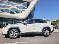 Toyota RAV4 2.0L CVT FWD Fashion Plus - фото 3
