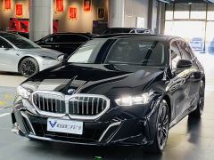 BMW 5 Series 525Li M Sport Package - ფოტო 1