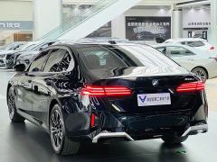 BMW 5 Series 525Li M Sport Package - ფოტო 9