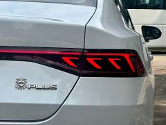 BYD Qin PLUS Glory Edition DM-i 55KM Leading - фото 12