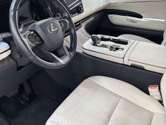 Lexus LM 500h Six-Seat Premium Edition - ფოტო 8