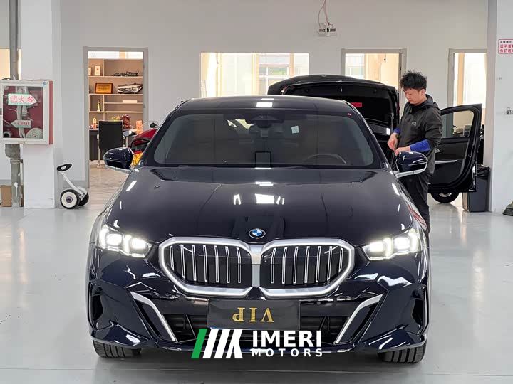 BMW 5 Series 530Li Premier M Sport Package - автомобиль из Китая