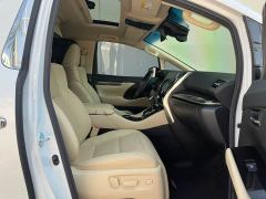 Toyota Alphard Hybrid 2.5L Premium Edition - фото 13