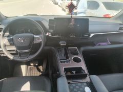 Toyota Gravia Dual-Engine 2.5L 4WD Premier Plus Edition - фото 16