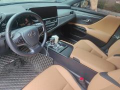 Lexus ES 200 Excellence Edition - ფოტო 16