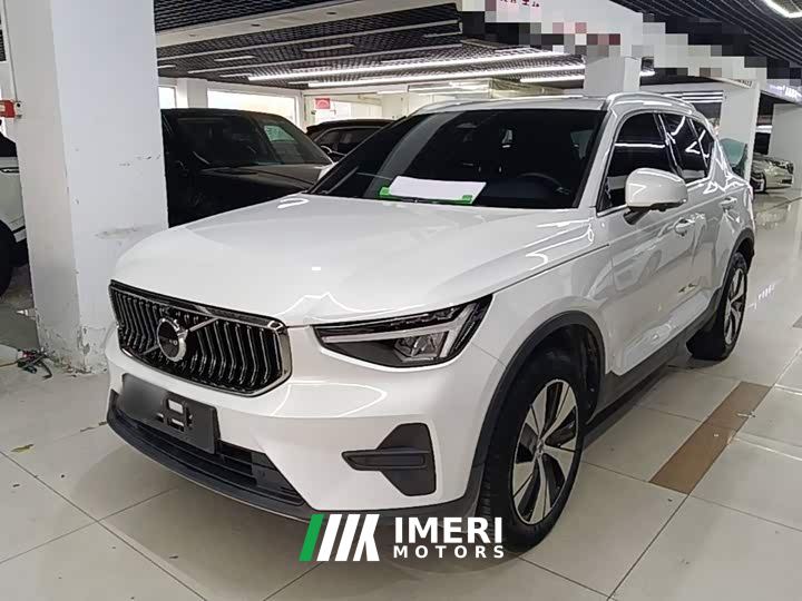 Volvo XC40 B3 Smart Remote Luxury Edition - ავტომობილი ჩინეთიდან