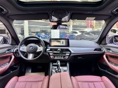 BMW 5 Series 530Li Luxury M Sport Package - ფოტო 3