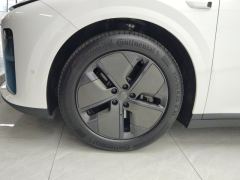 Li Auto i8 Standard Edition - ფოტო 6