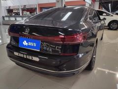 Volkswagen Passat Outstanding Edition 330TSI Elite - фото 3