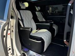 Toyota Gravia 2.5L Hybrid Luxury - photo 11