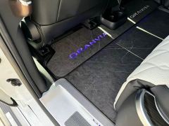 Toyota Gravia 2.5L Hybrid Luxury - photo 17