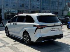 Toyota Gravia 2.5L Hybrid Luxury - photo 4