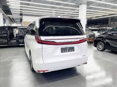 Lexus LM 500h Six-Seat Premium Edition - ფოტო 4