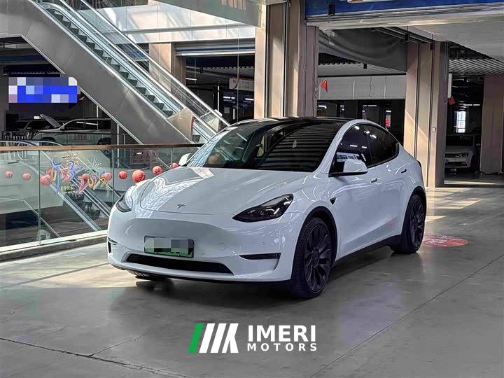 Tesla Model Y Performance All-Wheel Drive - автомобиль из Китая